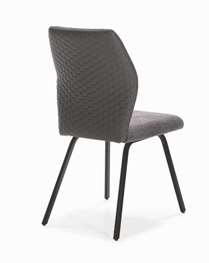 כיסא מרופד מעוצב