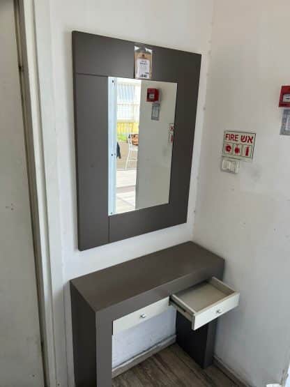 סט קונסולה ומראה