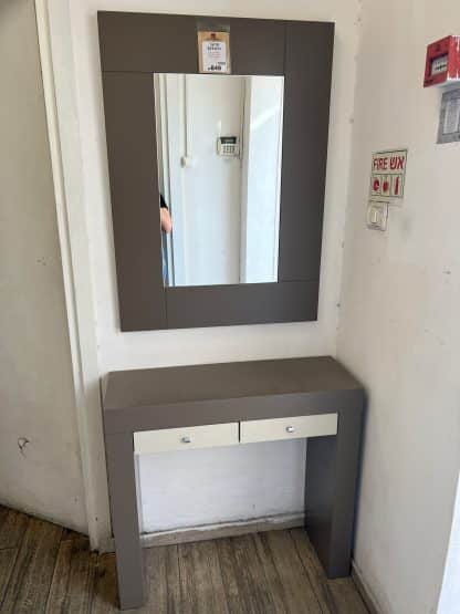 סט קונסולה ומראה