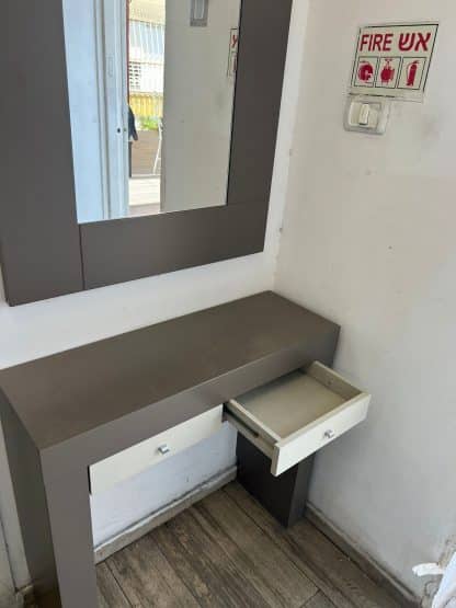 סט קונסולה ומראה